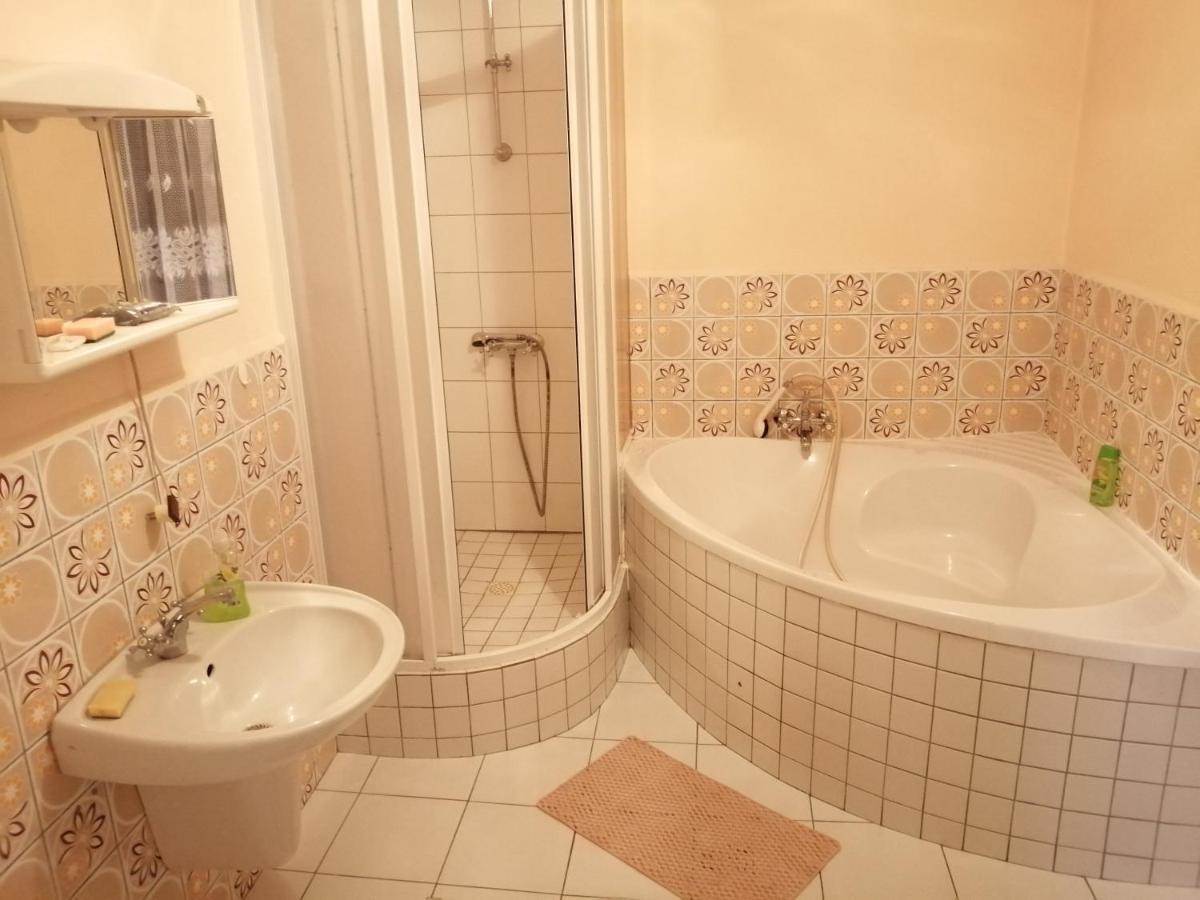 Apartmany Sedek Roprachtice Eksteriør bilde